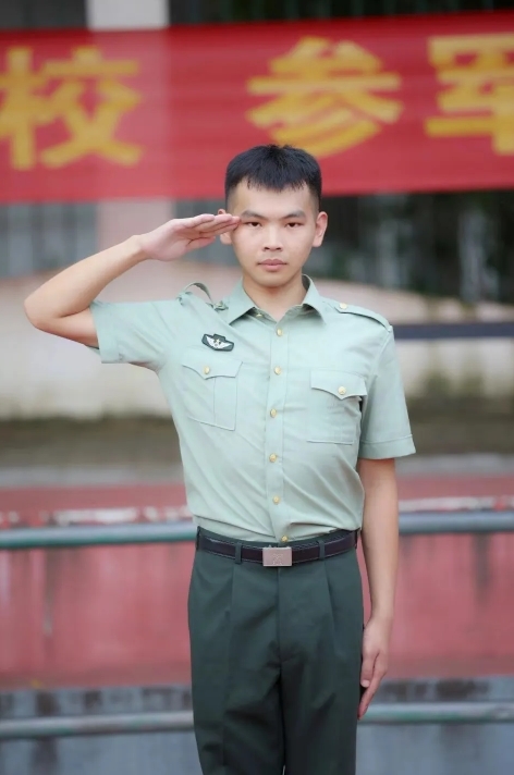 从“战士”到“硕士”!这就是乐投网页版青年的担当
