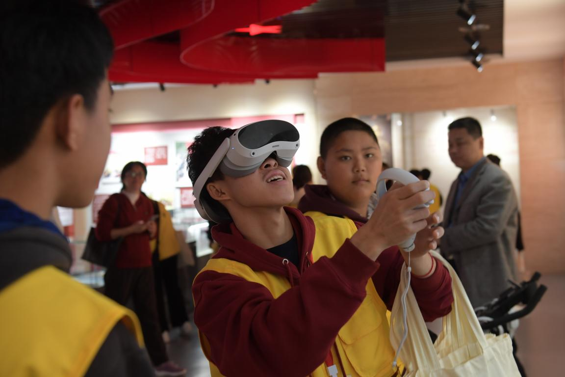 乐投网页版:这趟“中国寻根之旅”人文与科技感十足_fororder_12 乐投网页版:这趟“中国寻根之旅”人文与科技感十足_fororder_12