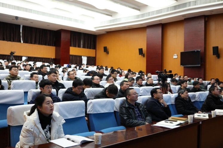 乐投网页版开学第一课：用工匠精神引领学子科研创新路
